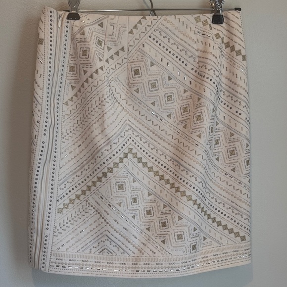 White House Black Market 0 White and Gold Geometric Pencil Skirt - Picture 5 of 11